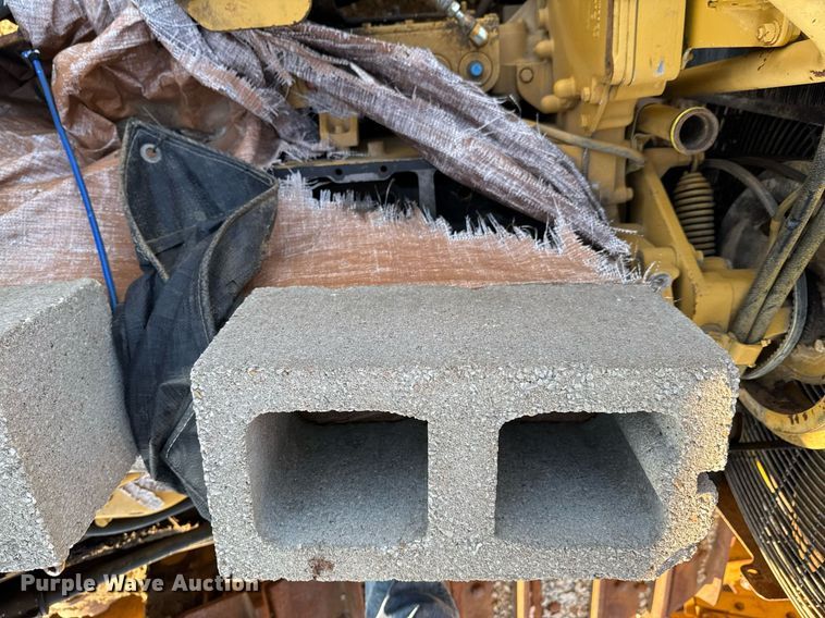 image for item DJ9744 Caterpillar D8N dozer