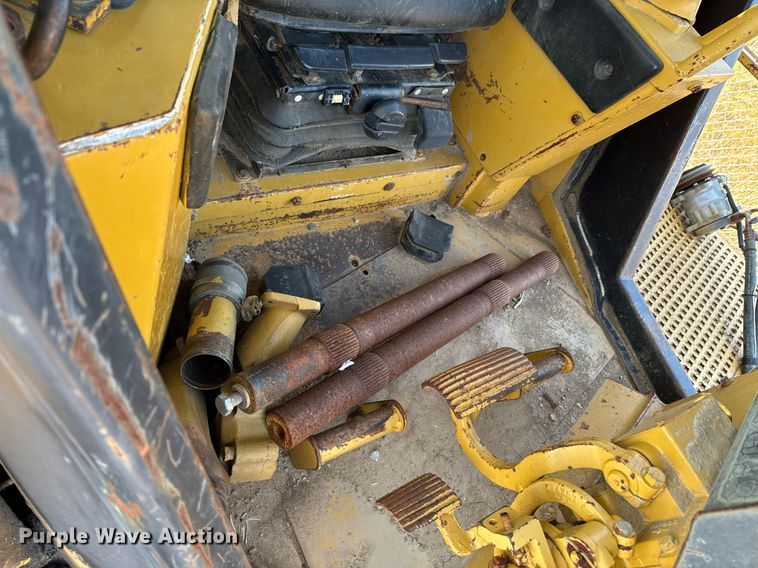 image for item DJ9744 Caterpillar D8N dozer