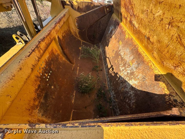 image for item DJ9747 1987 Caterpillar 621E conventional scraper 