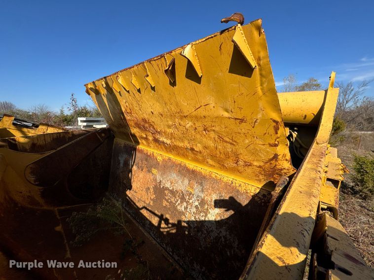 image for item DJ9747 1987 Caterpillar 621E conventional scraper 