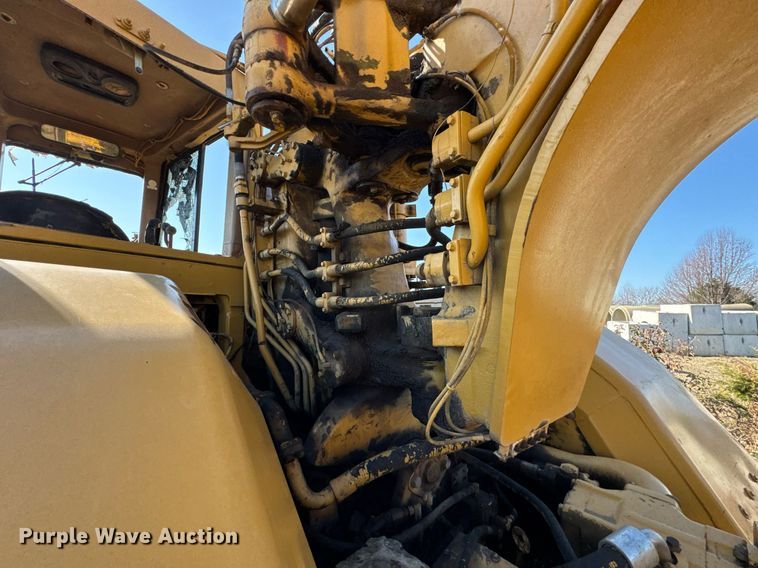 image for item DJ9747 1987 Caterpillar 621E conventional scraper 