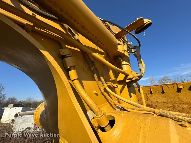 image for item DJ9747 1987 Caterpillar 621E conventional scraper 