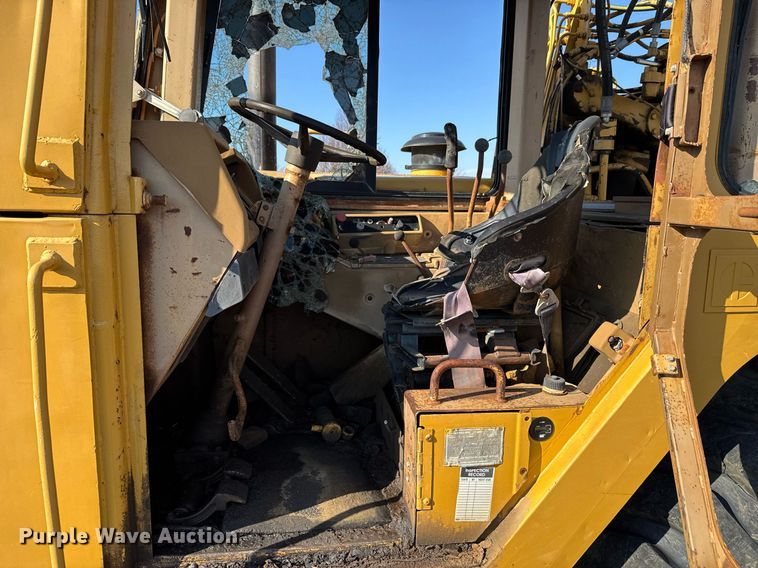 image for item DJ9747 1987 Caterpillar 621E conventional scraper 