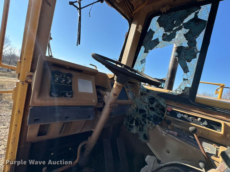 image for item DJ9747 1987 Caterpillar 621E conventional scraper 