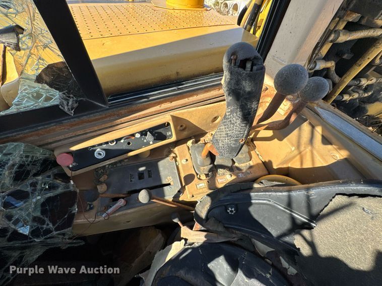 image for item DJ9747 1987 Caterpillar 621E conventional scraper 