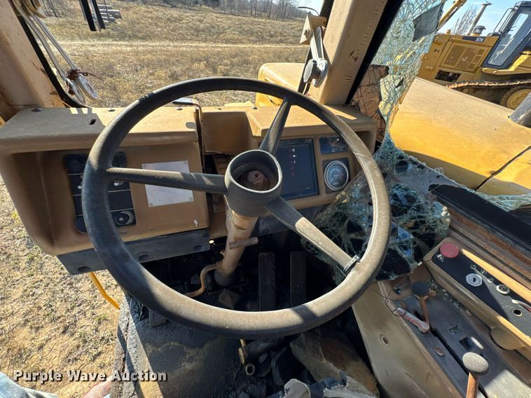 image for item DJ9747 1987 Caterpillar 621E conventional scraper 