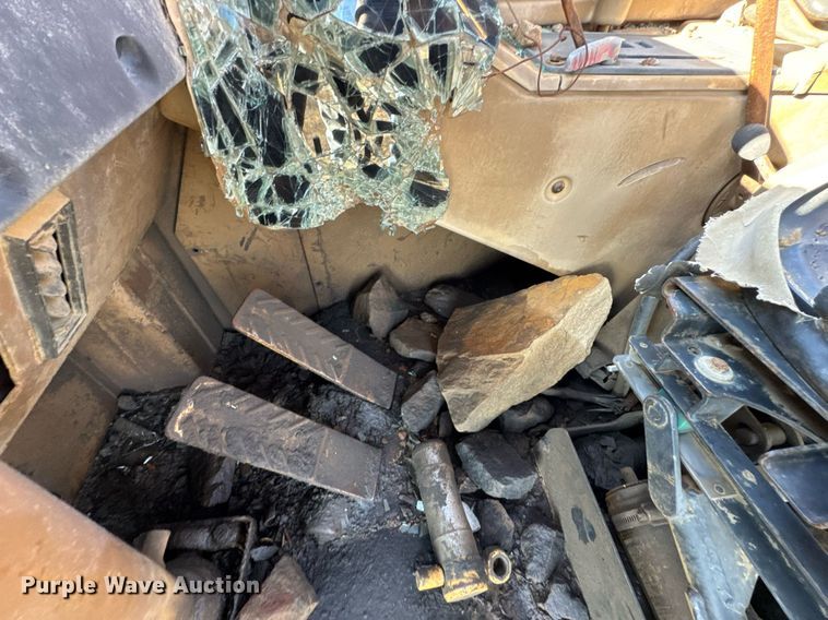 image for item DJ9747 1987 Caterpillar 621E conventional scraper 