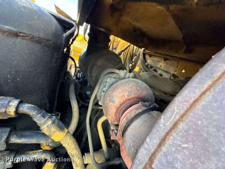 image for item DJ9747 1987 Caterpillar 621E conventional scraper 