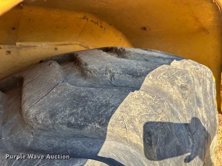 image for item DJ9747 1987 Caterpillar 621E conventional scraper 