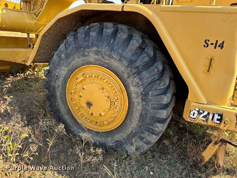 image for item DJ9747 1987 Caterpillar 621E conventional scraper 