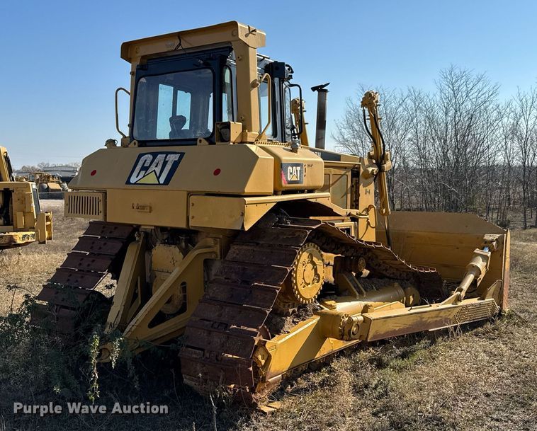 image for item DJ9748 Caterpillar D7H dozer