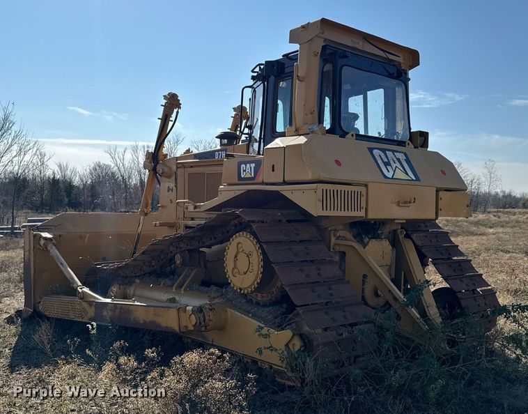 image for item DJ9748 Caterpillar D7H dozer