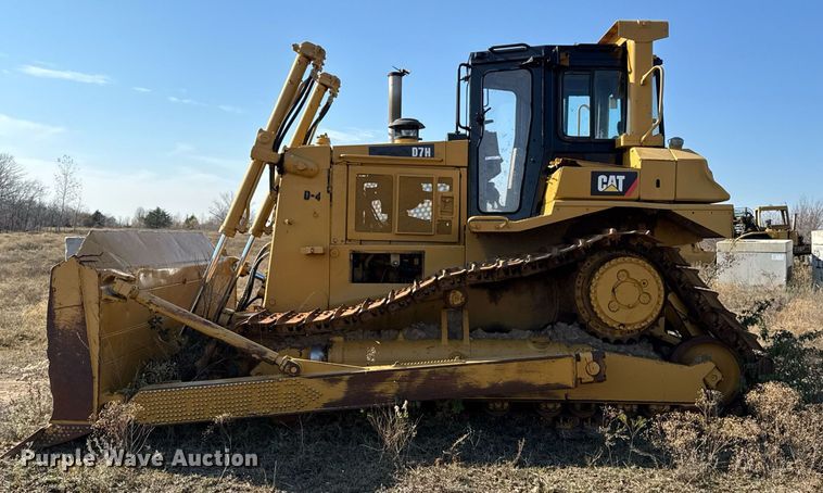image for item DJ9748 Caterpillar D7H dozer