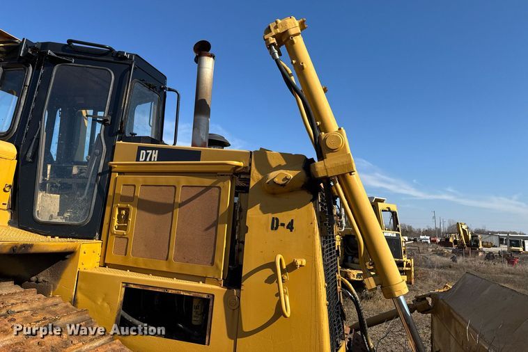 image for item DJ9748 Caterpillar D7H dozer