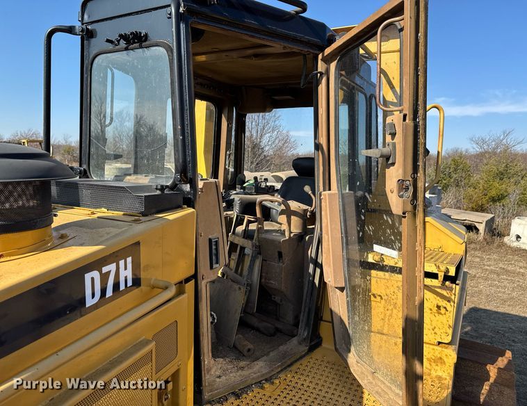 image for item DJ9748 Caterpillar D7H dozer