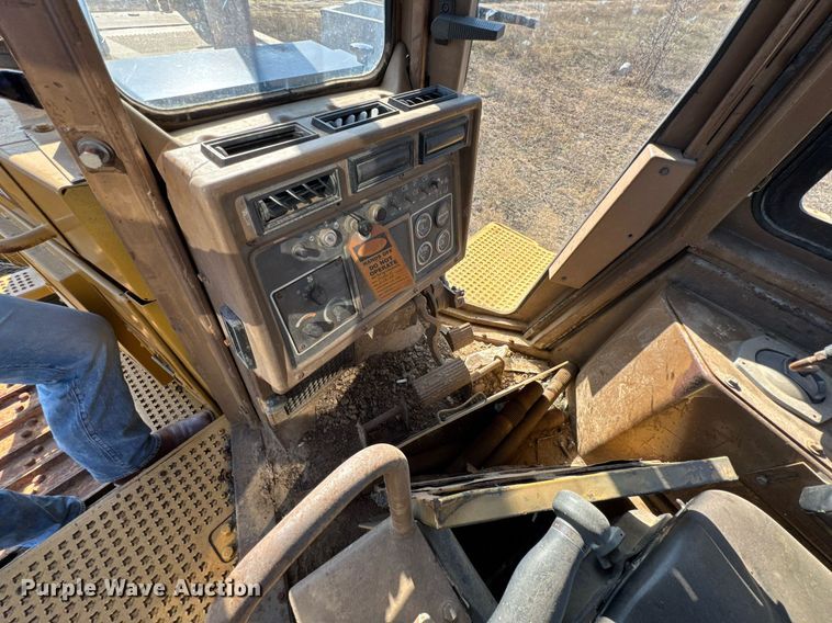 image for item DJ9748 Caterpillar D7H dozer