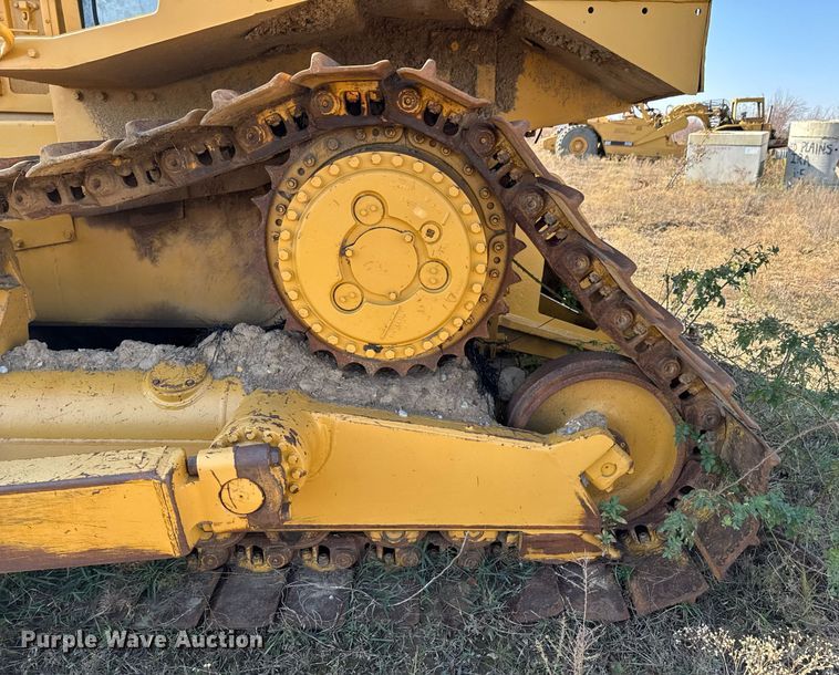 image for item DJ9748 Caterpillar D7H dozer