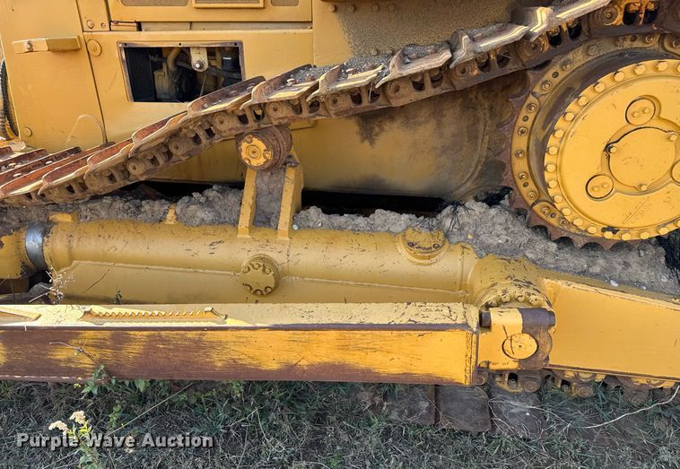 image for item DJ9748 Caterpillar D7H dozer
