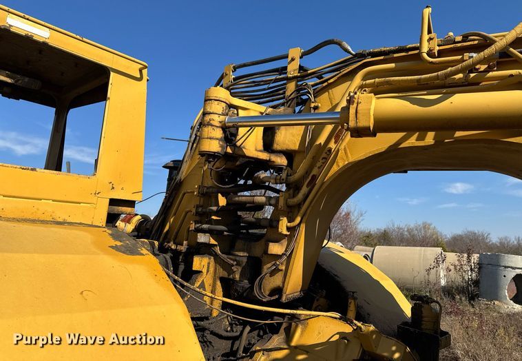 image for item DJ9749 1989 Caterpillar 615C elevating scraper