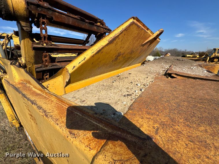 image for item DJ9749 1989 Caterpillar 615C elevating scraper