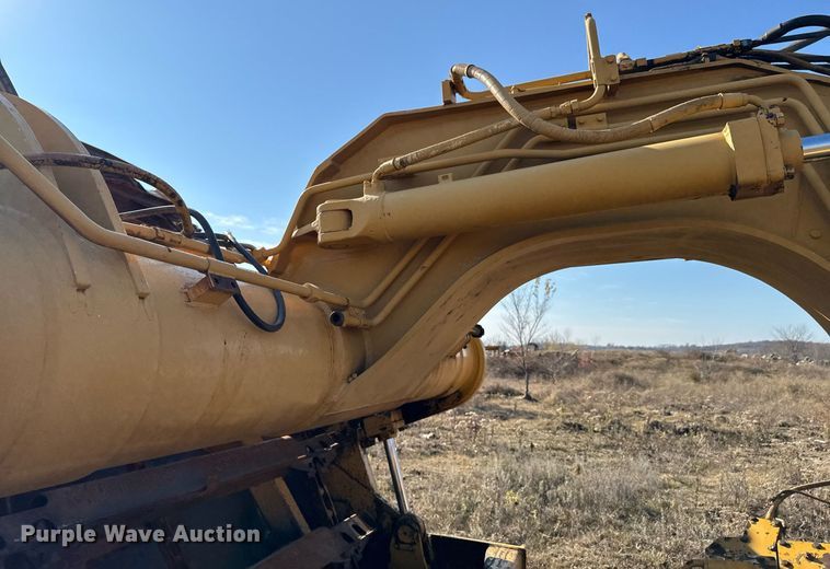 image for item DJ9749 1989 Caterpillar 615C elevating scraper