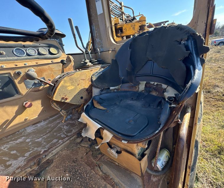 image for item DJ9749 1989 Caterpillar 615C elevating scraper