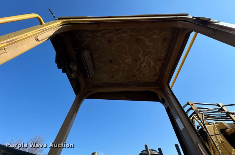 image for item DJ9749 1989 Caterpillar 615C elevating scraper