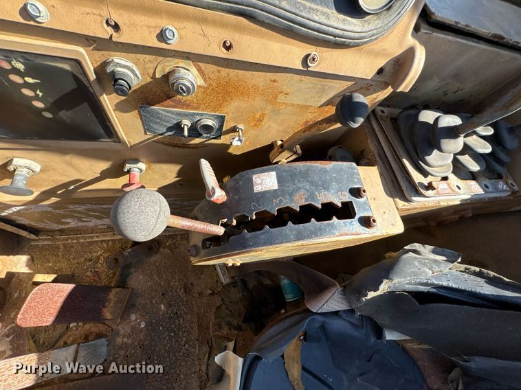 image for item DJ9749 1989 Caterpillar 615C elevating scraper