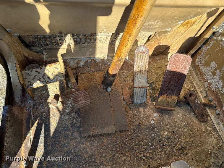 image for item DJ9749 1989 Caterpillar 615C elevating scraper