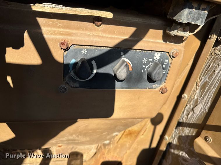 image for item DJ9749 1989 Caterpillar 615C elevating scraper