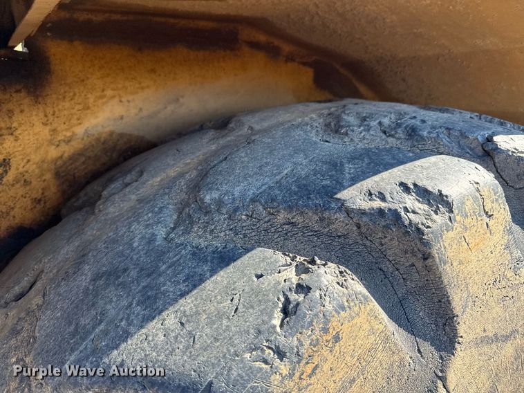 image for item DJ9749 1989 Caterpillar 615C elevating scraper