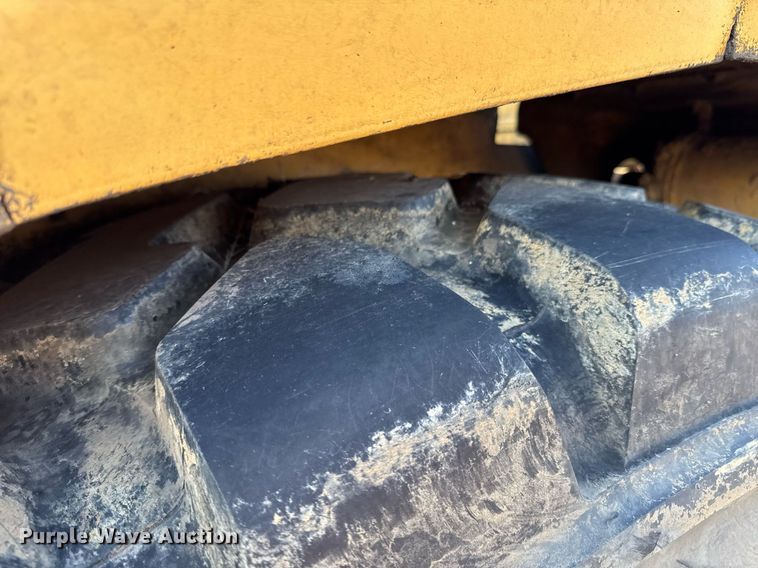 image for item DJ9749 1989 Caterpillar 615C elevating scraper