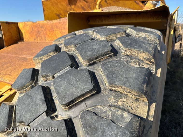 image for item DJ9749 1989 Caterpillar 615C elevating scraper