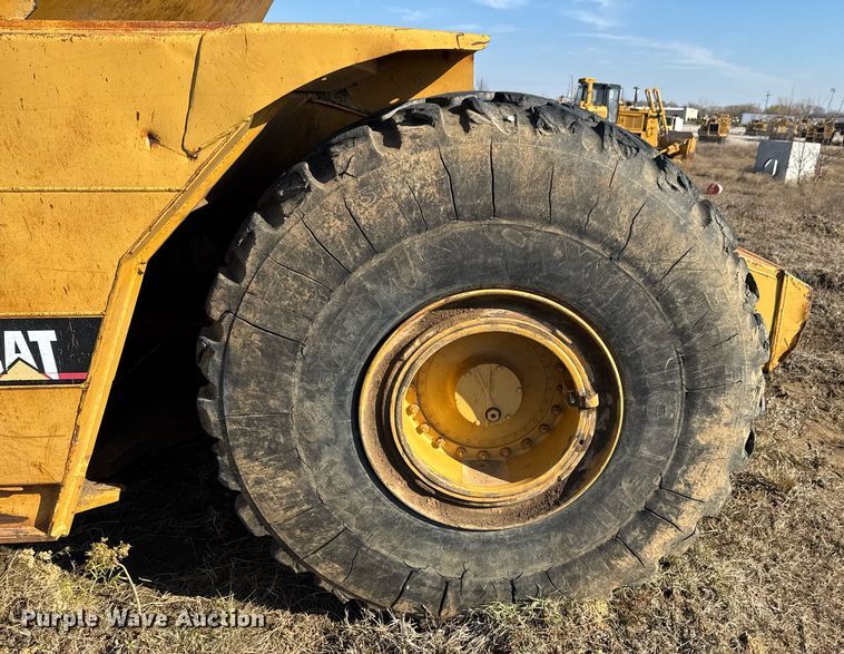 image for item DJ9749 1989 Caterpillar 615C elevating scraper
