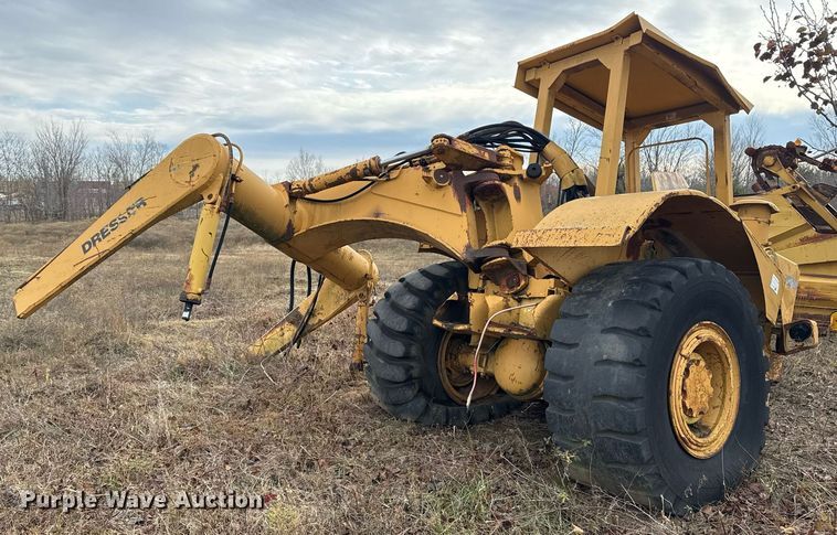 image for item DJ9759 1994 Dresser 412B scraper