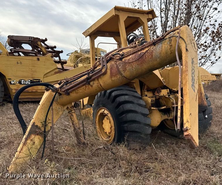 image for item DJ9759 1994 Dresser 412B scraper