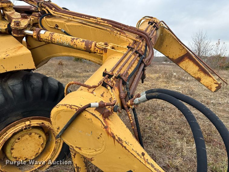 image for item DJ9759 1994 Dresser 412B scraper