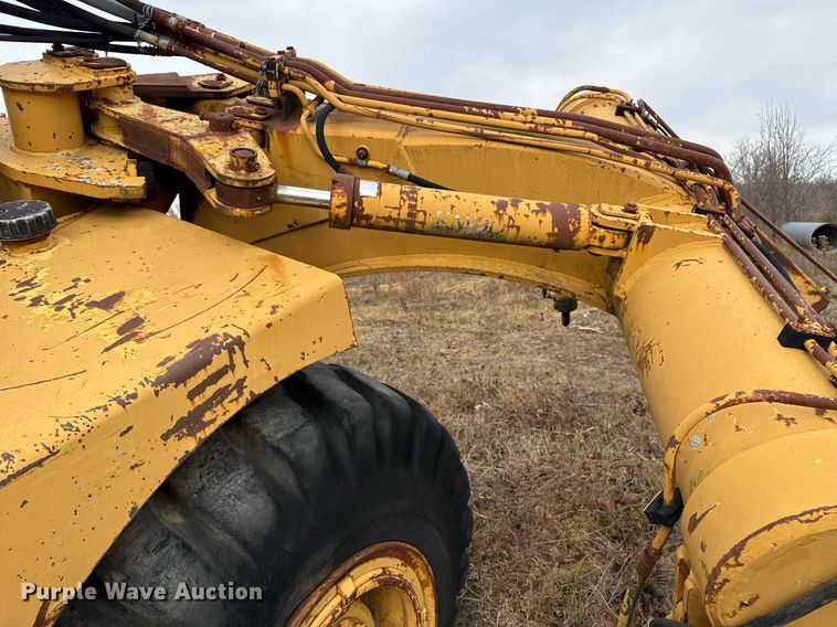 image for item DJ9759 1994 Dresser 412B scraper