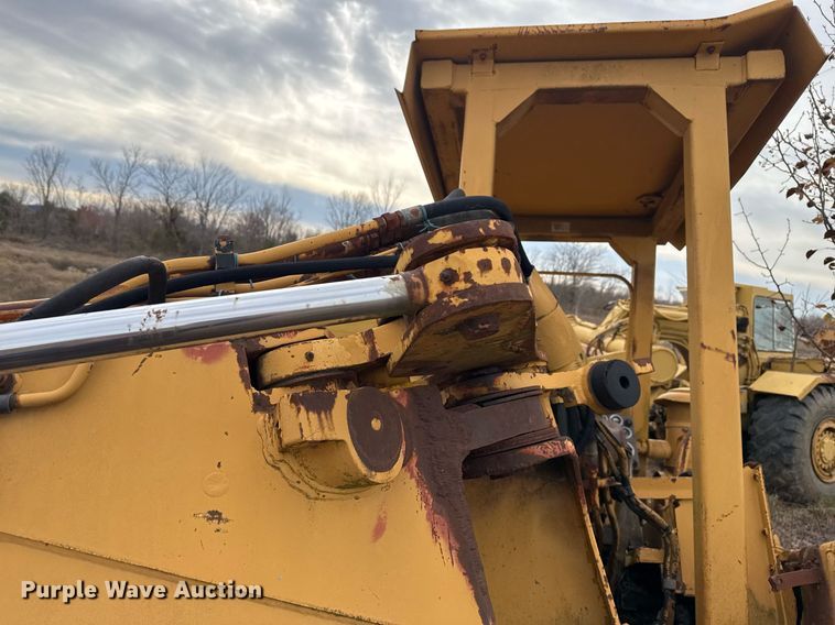 image for item DJ9759 1994 Dresser 412B scraper