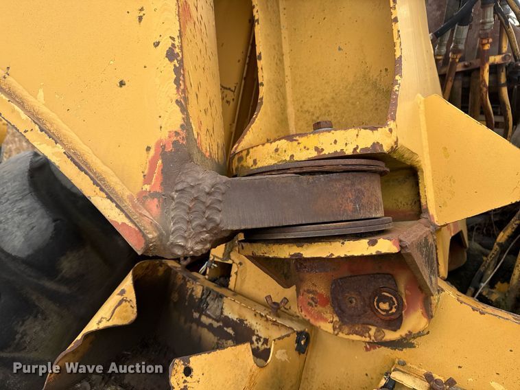 image for item DJ9759 1994 Dresser 412B scraper