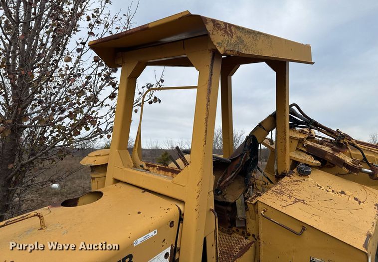 image for item DJ9759 1994 Dresser 412B scraper