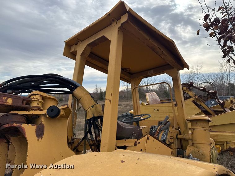 image for item DJ9759 1994 Dresser 412B scraper