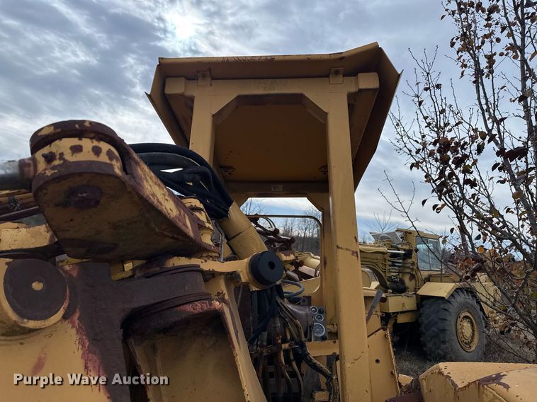 image for item DJ9759 1994 Dresser 412B scraper