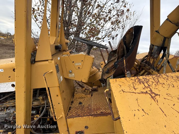 image for item DJ9759 1994 Dresser 412B scraper