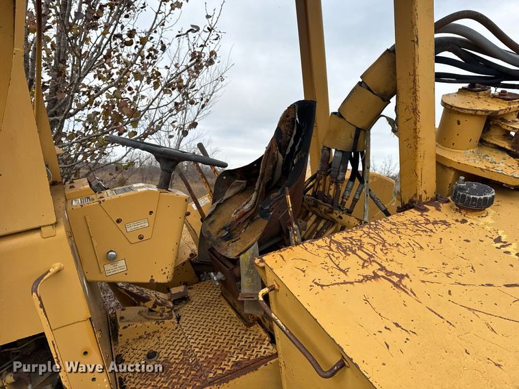 image for item DJ9759 1994 Dresser 412B scraper