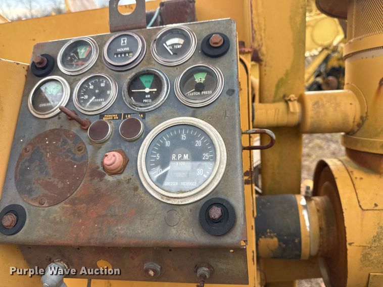 image for item DJ9759 1994 Dresser 412B scraper