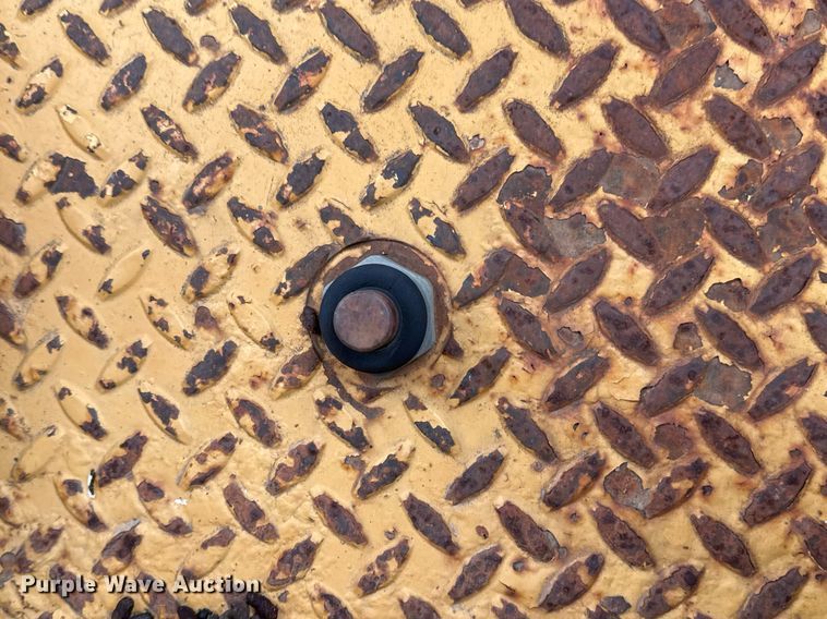 image for item DJ9759 1994 Dresser 412B scraper