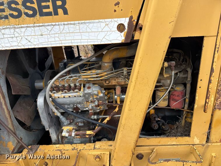 image for item DJ9759 1994 Dresser 412B scraper