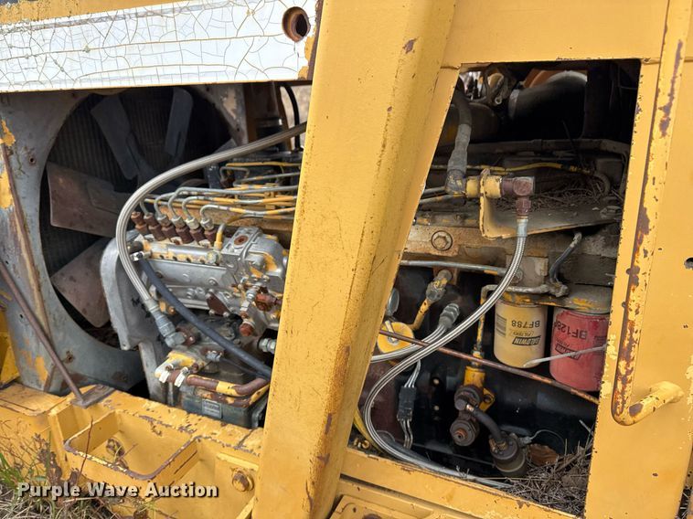 image for item DJ9759 1994 Dresser 412B scraper