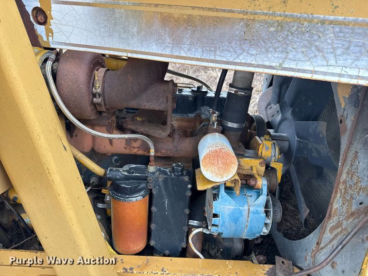 image for item DJ9759 1994 Dresser 412B scraper